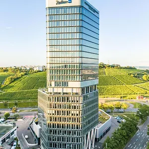4* Отель Radisson Blu At Porsche Design Tower